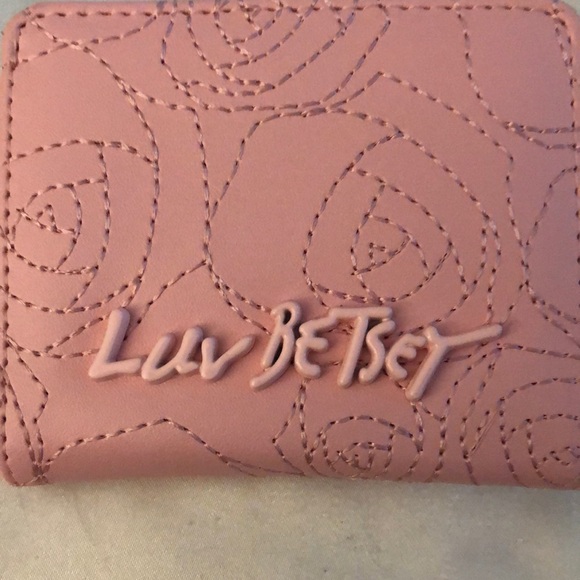 Betsey Johnson Luv Betsey Snap Card Wallet Blush Tonal Stitched Rose Pattern NWT - Picture 16 of 16